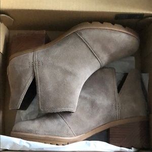 Cate Cut Out Sorel Booties